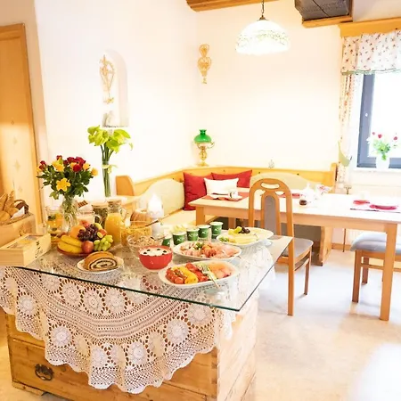 게스트하우스 Gaestepension Edeltraud Hirschegg (Styria)